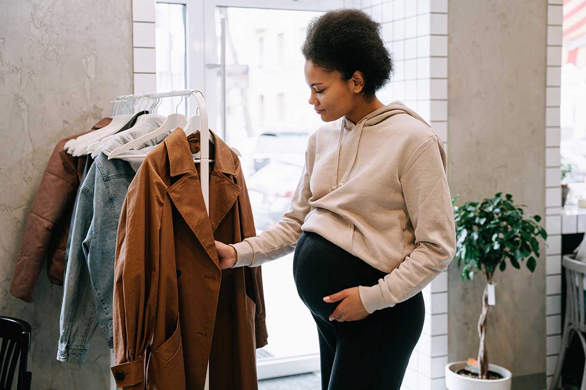 Radiant and Comfortable: A Guide to Fashion for Expectant Mothers